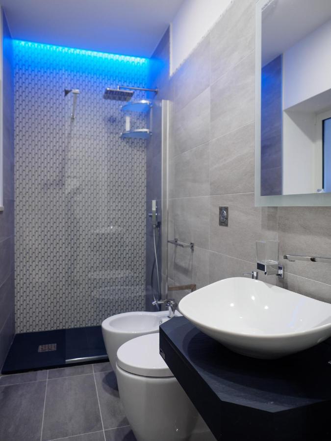 Plebiscito Home Holidays Napoli Bagian luar foto