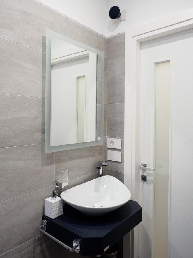 Plebiscito Home Holidays Napoli Bagian luar foto