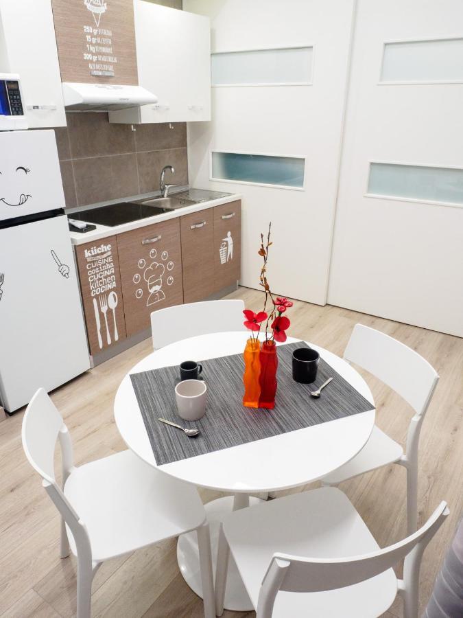 Plebiscito Home Holidays Napoli Bagian luar foto