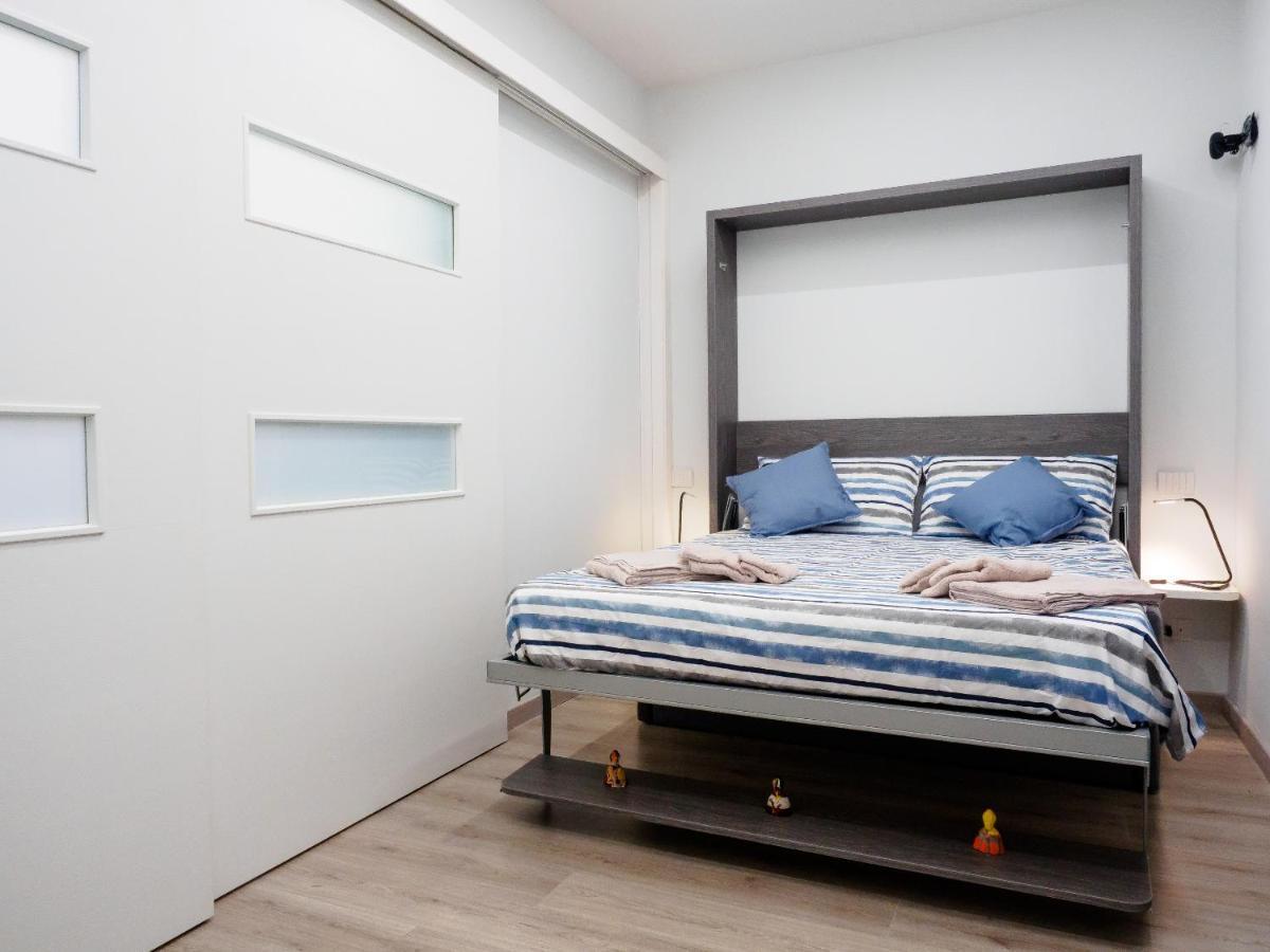 Plebiscito Home Holidays Napoli Bagian luar foto