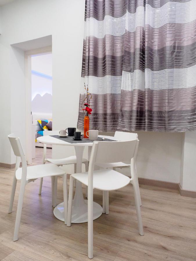Plebiscito Home Holidays Napoli Bagian luar foto