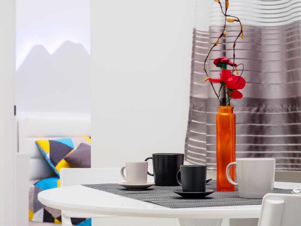 Plebiscito Home Holidays Napoli Bagian luar foto